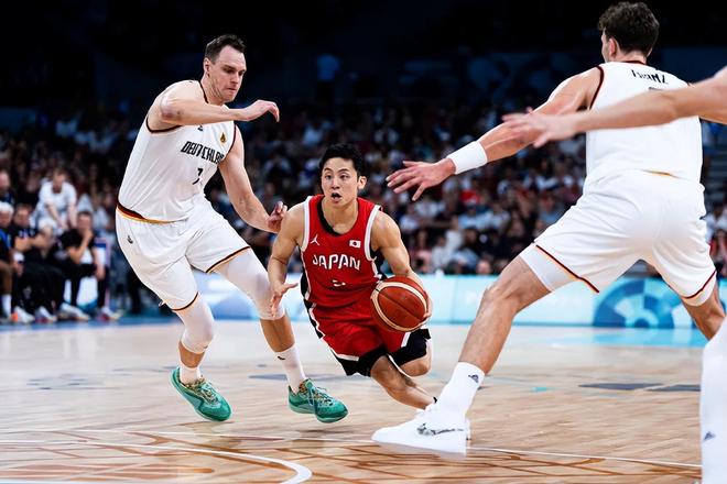 后卫绕掩护 后卫绕掩护